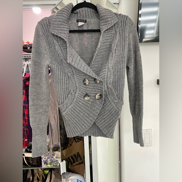 Sweater, gray sweater. Small - Picture 2 of 2